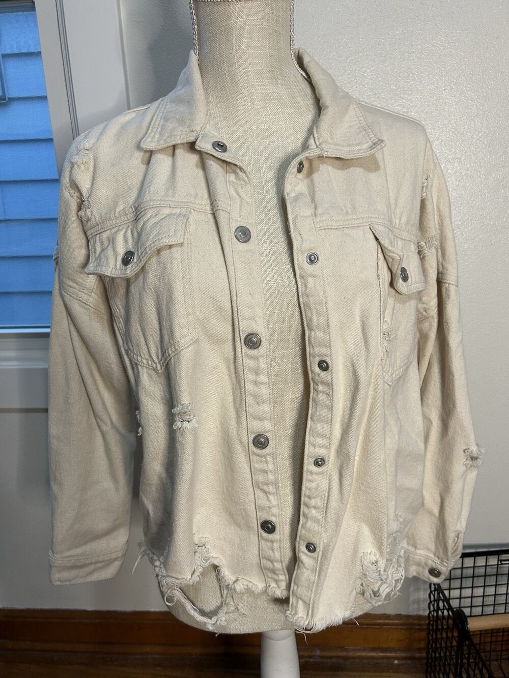 Gianni Bini Jacket Cream Frayed Hem Size S Shacket 100% Cotton